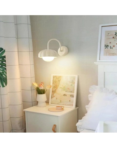 Premium sense of French cream wind children's room bedside small chandelier modern simple full-spectrum energy-saving eye-care bedroom lights