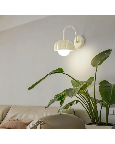 Premium sense of French cream wind children's room bedside small chandelier modern simple full-spectrum energy-saving eye-care bedroom lights