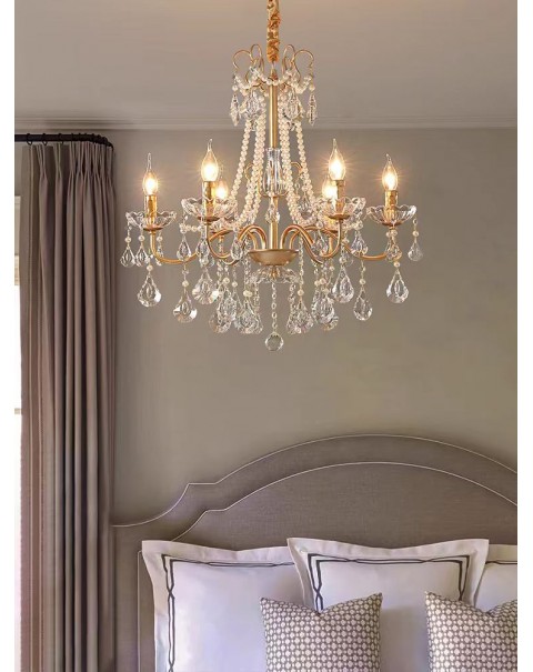 Light luxury crystal French retro senior sense 2024 new dining room atmosphere antique bedroom American living room chandelier
