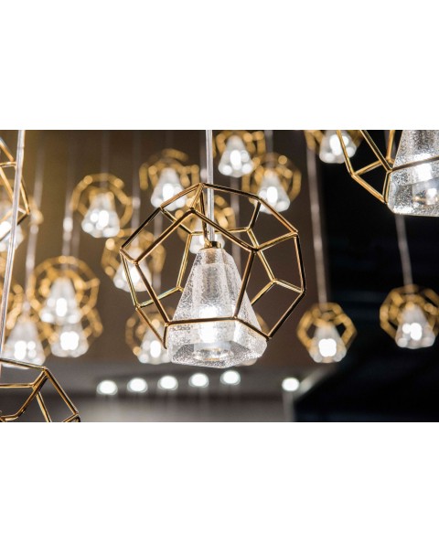 Irregular polygonal openwork lighting