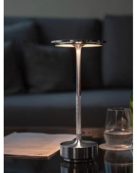 Touch Table Lamp Convenient Rechargeable Metal Light Luxury Bedside Restaurant Bar Ambiance Sense Table Lamps