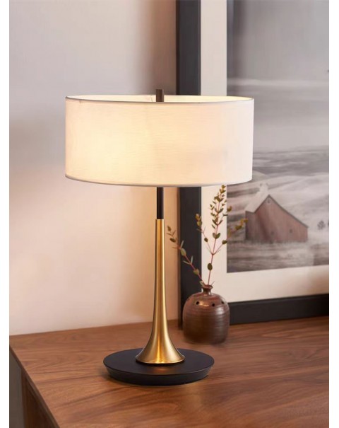 Scandinavian simple modern retro American table lamp bedroom living room study light luxury hotel creative bedside warm lamps and lanterns