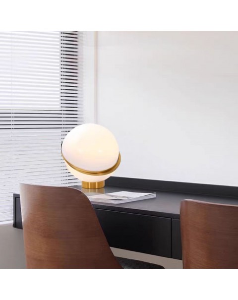 Scandinavian style table lamp bedroom bedside lamp creative simple modern light luxury designer decorative reading table lamps