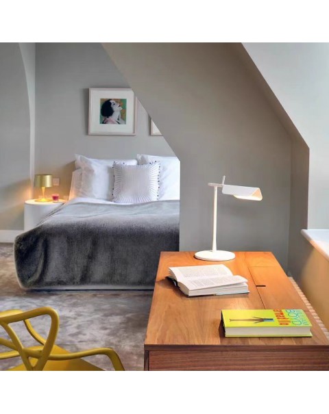 Simple modern bedroom desk lamp creative designer Scandinavian living room bedside rotating adjustable lamps and lanterns