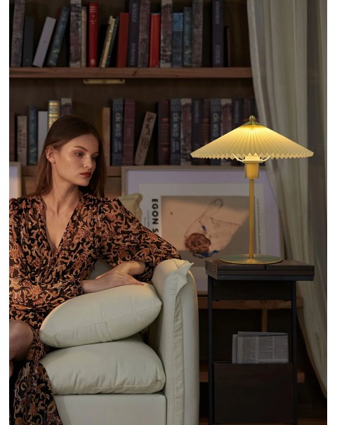 Vintage light luxury study bedroom white fabric copper high-end umbrella table lamp bedside lamp cozy desktop ambient light