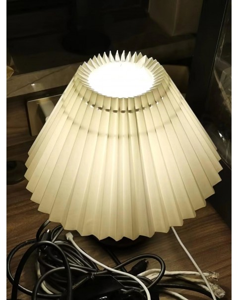 Table lamp bedroom vintage night light cozy romantic desktop decorative atmosphere sense bedside lamp living room eye protection study cream