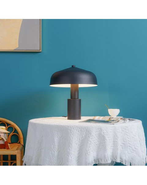Scandinavian minimalist metal designer hotel desk lamp post-modern personalized sample bedroom bedside decorative table lamps