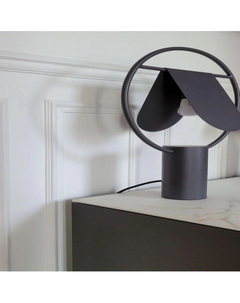 Table lamp Scandinavian creative simple modern designer light luxury bedside bedroom living room glass desk art lamps