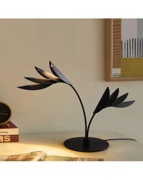 Scandinavian light luxury ornaments decorative table lamp personalized creative simplicity showroom hotel living room bedroom senior sense designer
